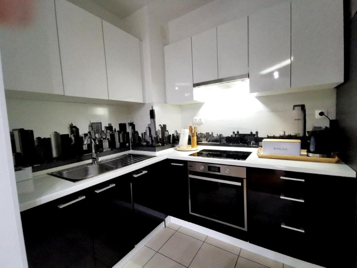 Apartman Elly สลาวอนสกีบรอด ภายนอก รูปภาพ